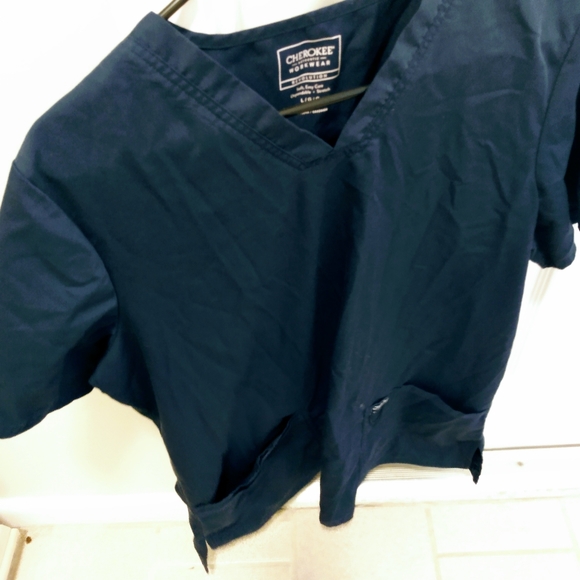Ladies size large navy Cherokee Revolution scrub top - Picture 3 of 6